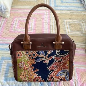 Like-New, Spartina pocketbook, barely used, medium size